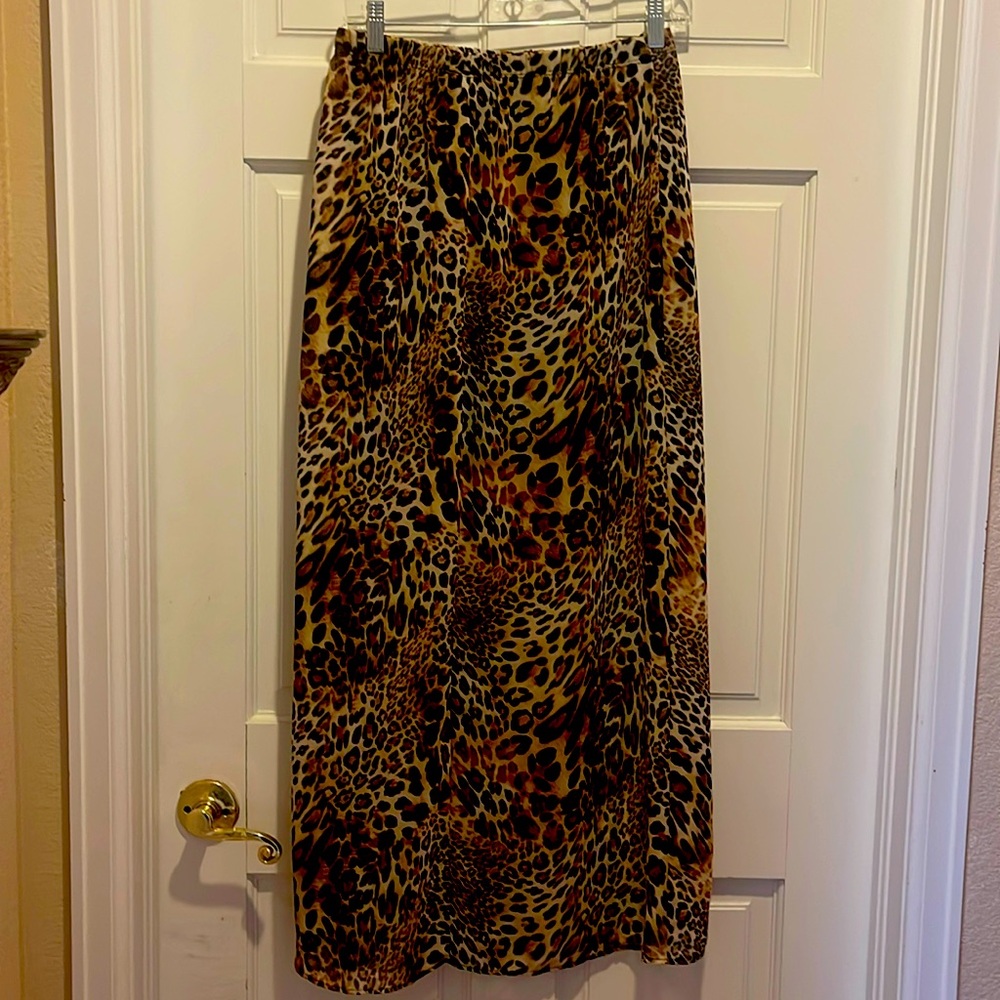 Leopard 🐆 Print Skirt